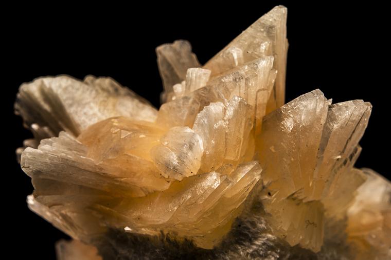 HEULANDITE-Ca on MORDENITE