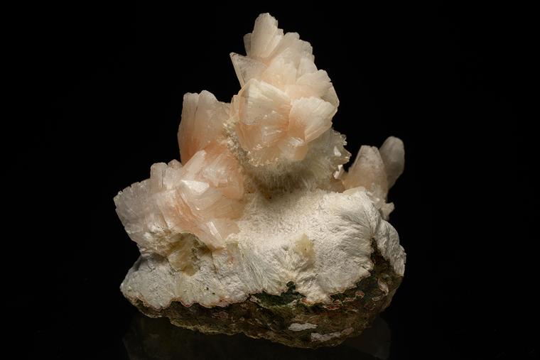 HEULANDITE-Ca on MORDENITE