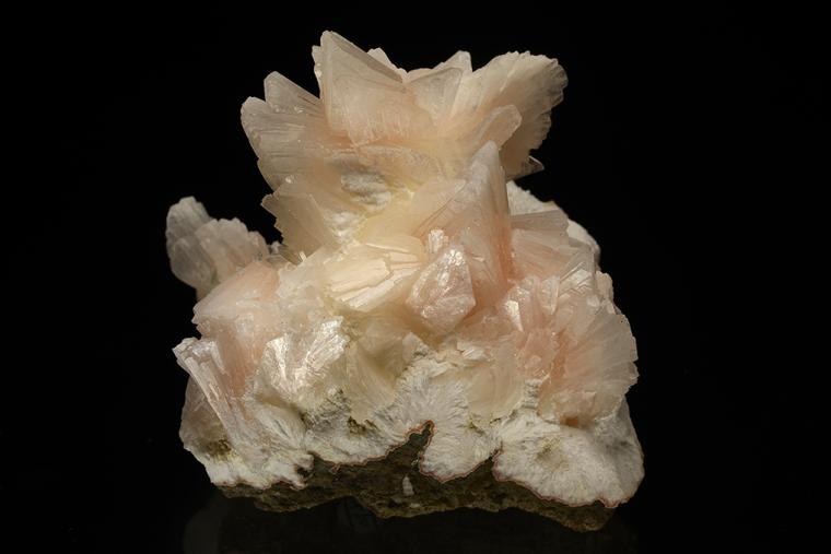 HEULANDITE-Ca on MORDENITE