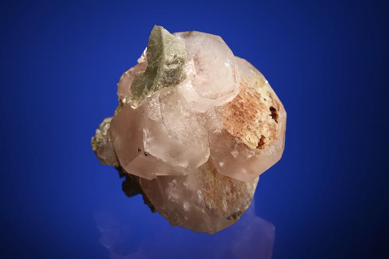 BERYL var. Morganite with MUSCOVITE