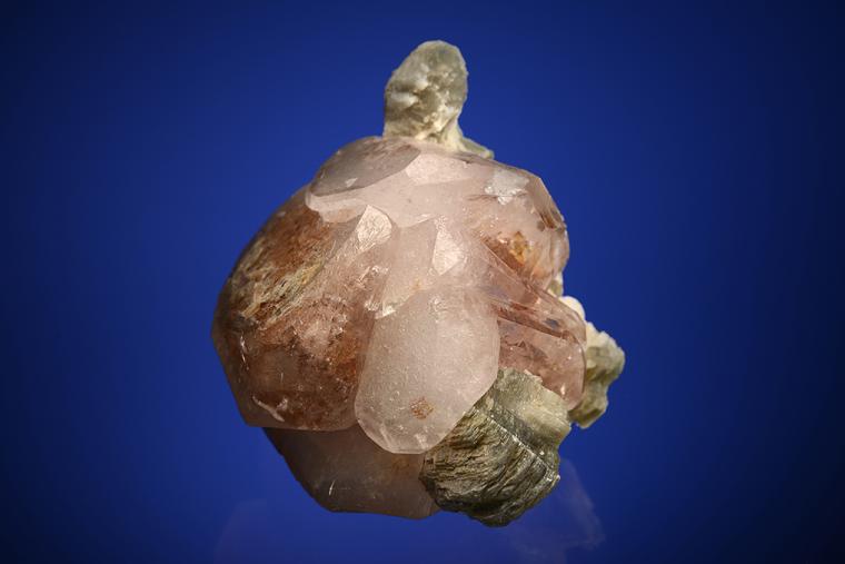 BERYL var. Morganite with MUSCOVITE