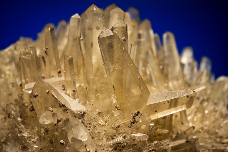 QUARTZ (Japan-law twin) with PYROMORPHITE