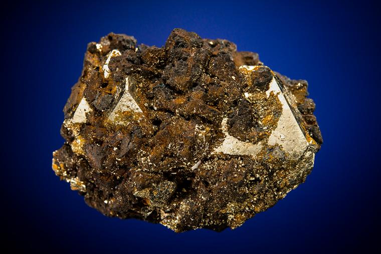 CHALCOPYRITE after ENARGITE on PYRITE