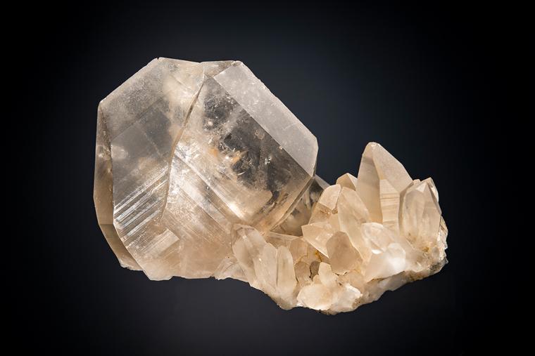 QUARTZ (Japan-law twin)