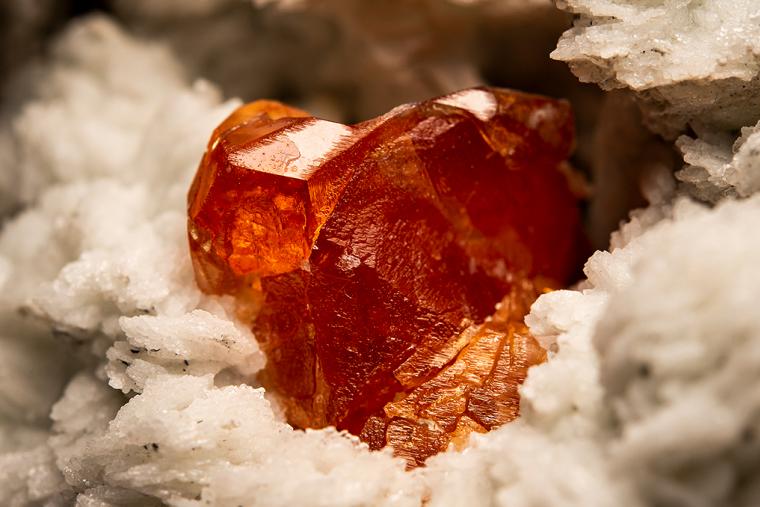 SPESSARTINE on ALBITE var. Cleavelandite