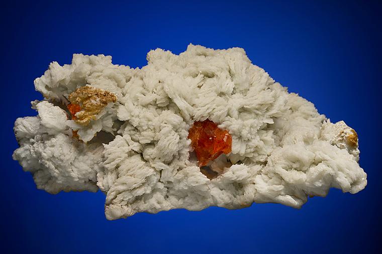 SPESSARTINE on ALBITE var. Cleavelandite