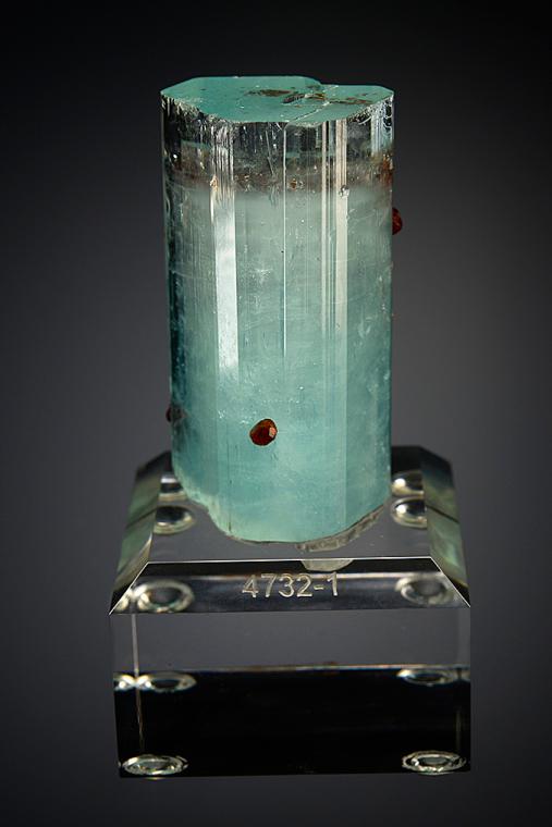 SPESSARTINE on BERYL var. Aquamarine