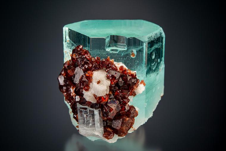 SPESSARTINE on BERYL var. Aquamarine