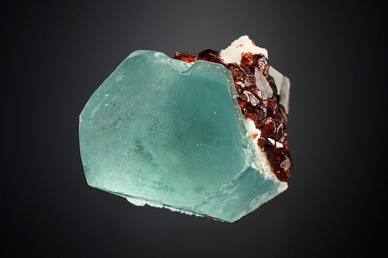SPESSARTINE on BERYL var. Aquamarine