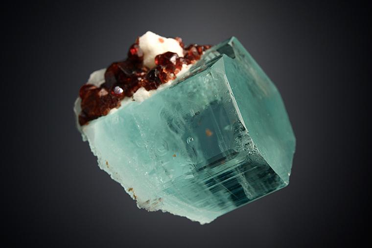 SPESSARTINE on BERYL var. Aquamarine
