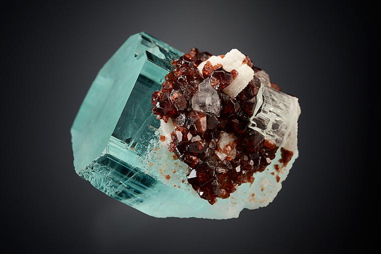 SPESSARTINE on BERYL var. Aquamarine