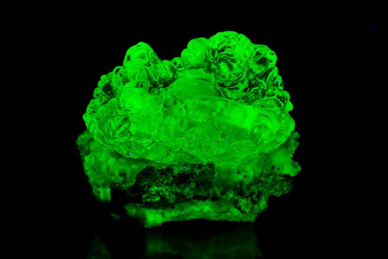 OPAL var. Hyalite