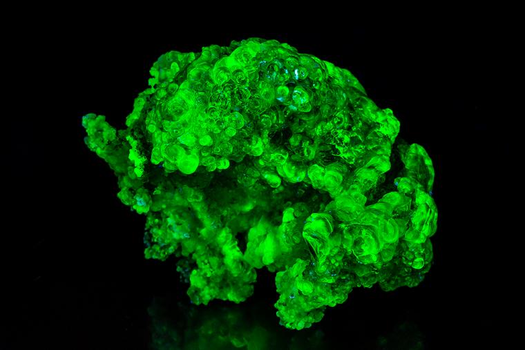 OPAL var. Hyalite