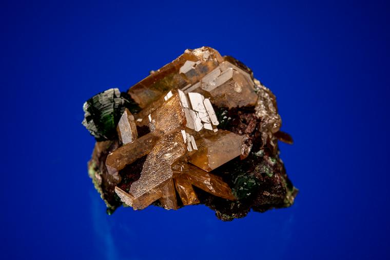 ZINCOLIVENITE on WULFENITE