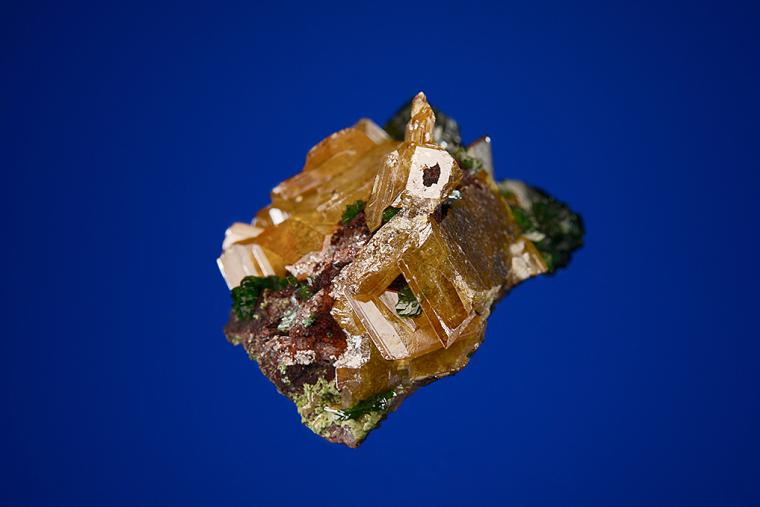 ZINCOLIVENITE on WULFENITE