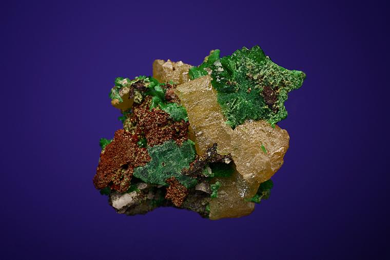 ZINCOLIVENITE on WULFENITE