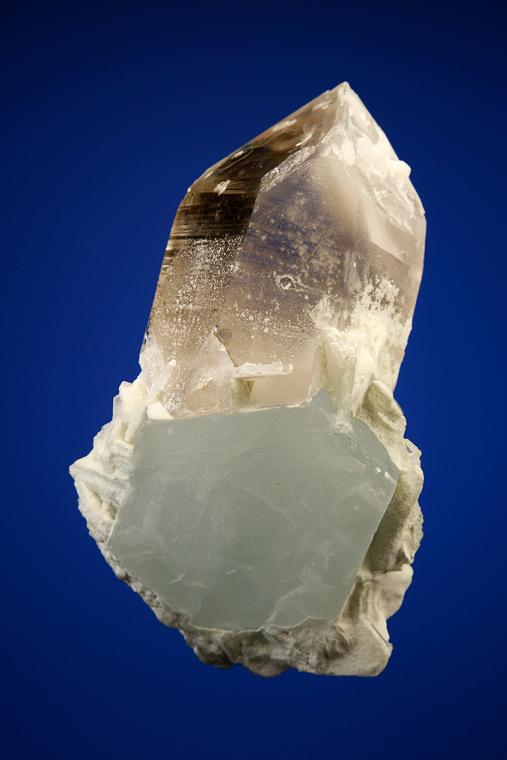QUARTZ on BERYL var. Aquamarine