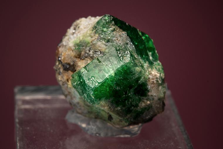 GROSSULAR var. Tsavorite