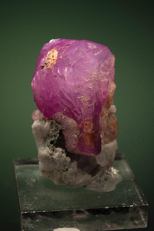 CORUNDUM var. Sapphire