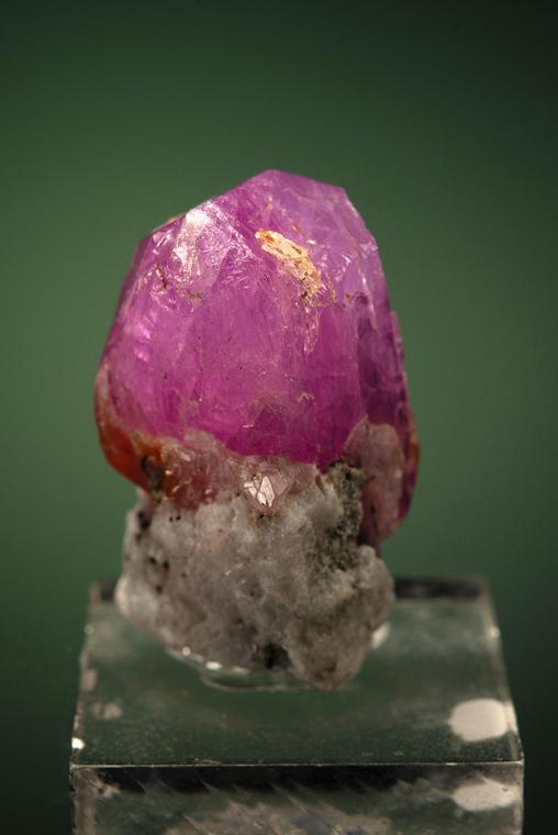CORUNDUM var. Sapphire