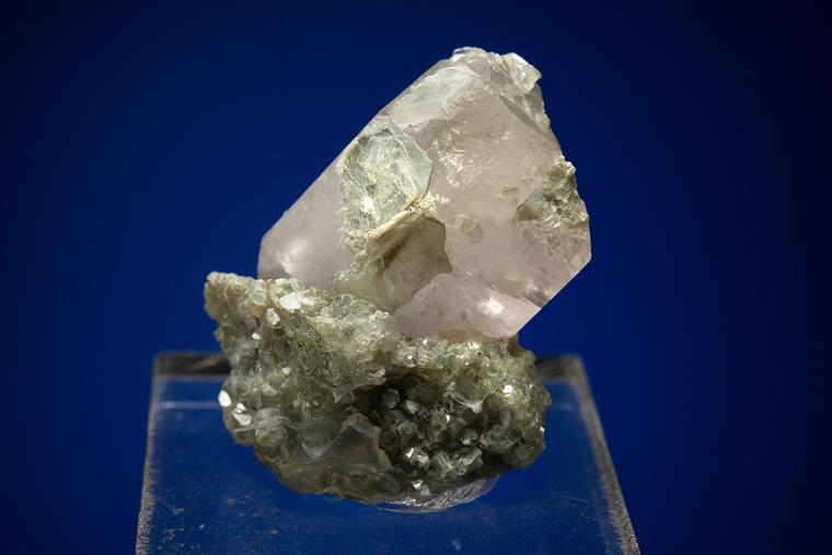 BERYL var. Morganite