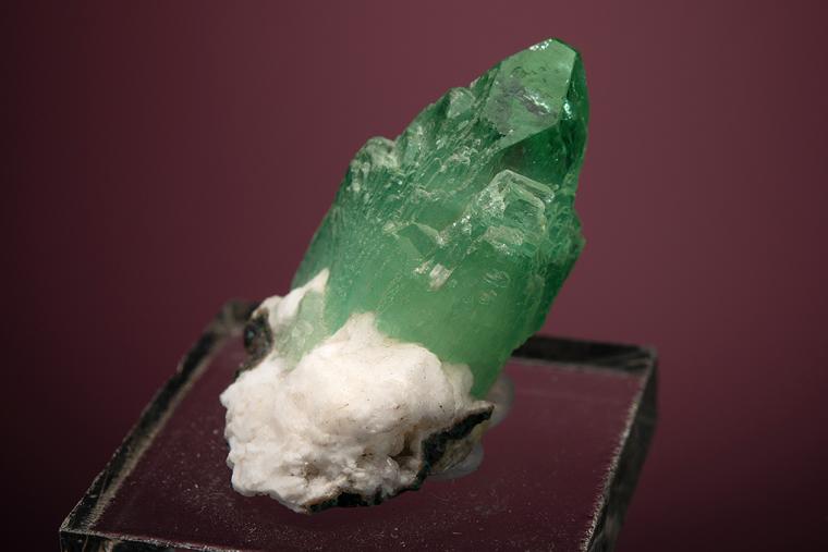 FLUORAPOPHYLLITE-(K)