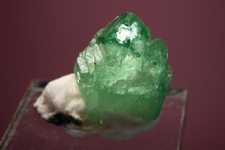 FLUORAPOPHYLLITE-(K)