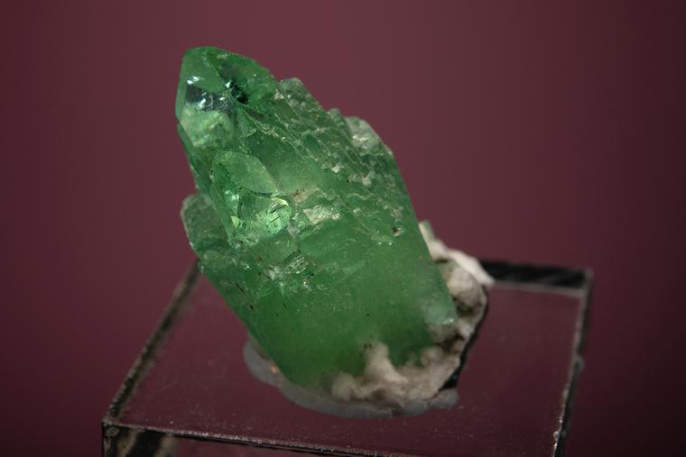 FLUORAPOPHYLLITE-(K)