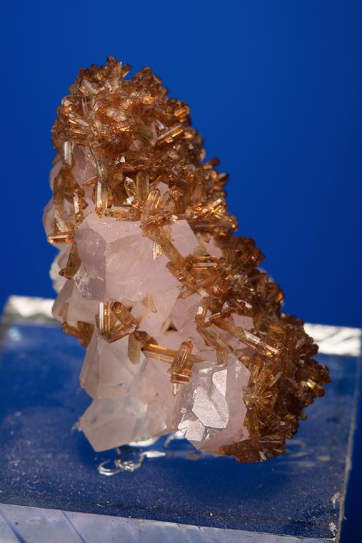 EOSPHORITE on QUARTZ var. Rose QUARTZ