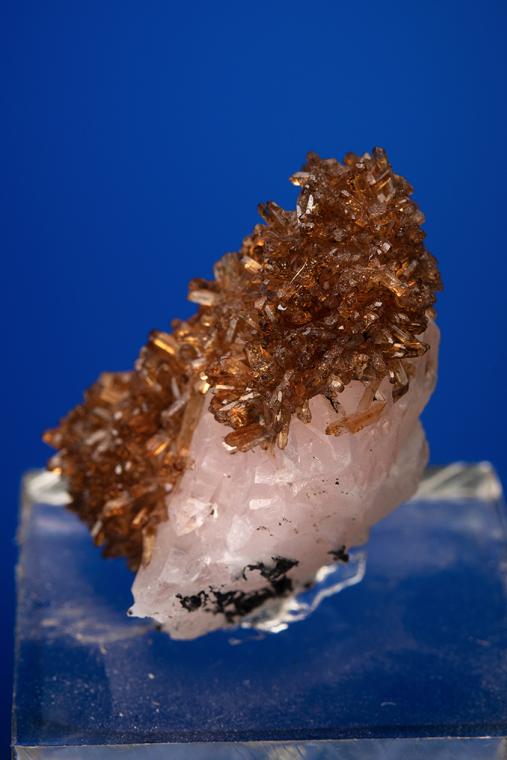 EOSPHORITE on QUARTZ var. Rose QUARTZ