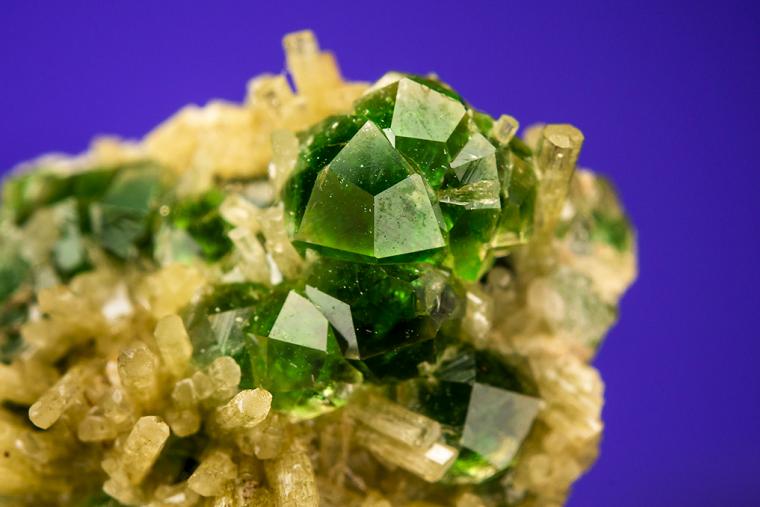 GROSSULAR on DIOPSIDE