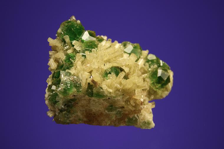 GROSSULAR on DIOPSIDE
