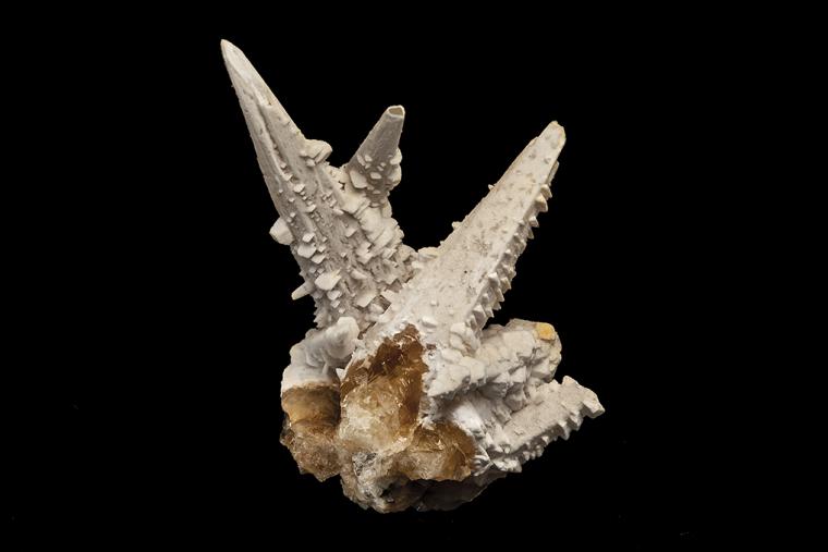 BENSTONITE ON CALCITE