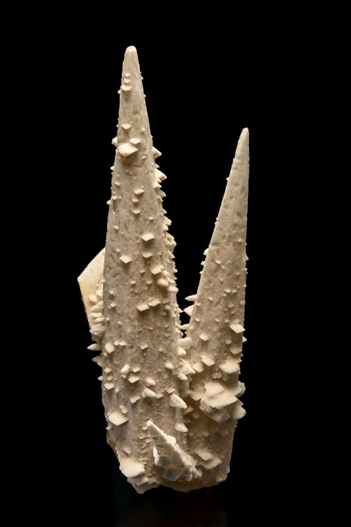 BENSTONITE on CALCITE