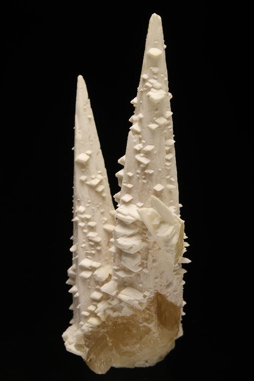 BENSTONITE on CALCITE