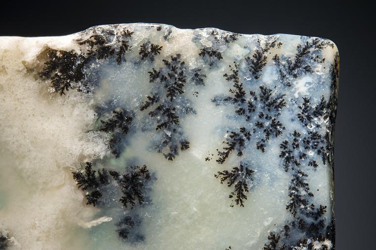 QUARTZ var. Plume Agate