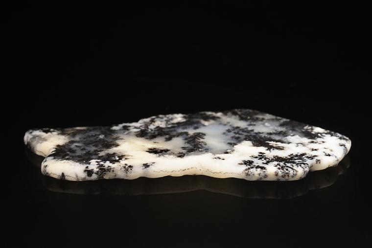 QUARTZ var. Plume Agate