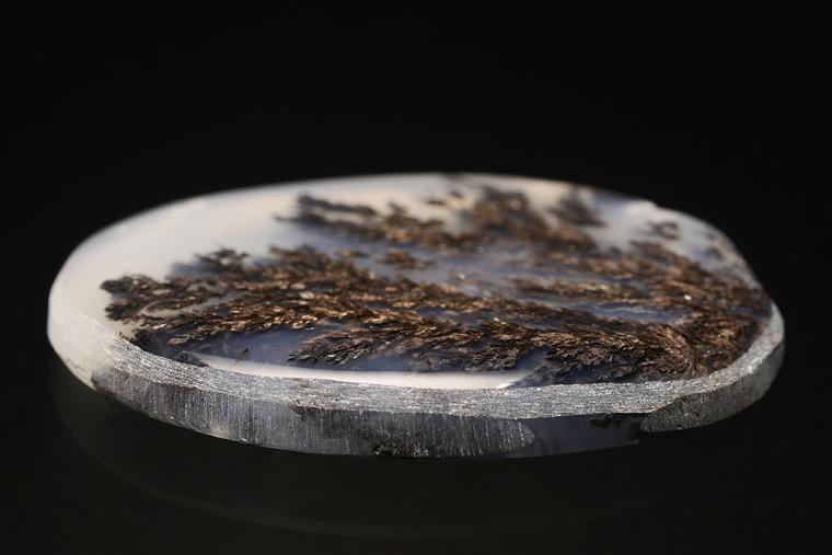 QUARTZ var. Plume Agate