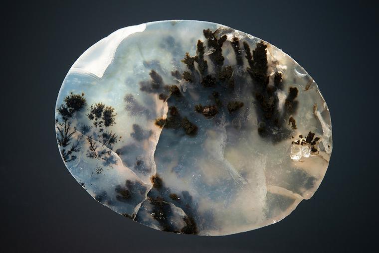 QUARTZ var. Plume Agate