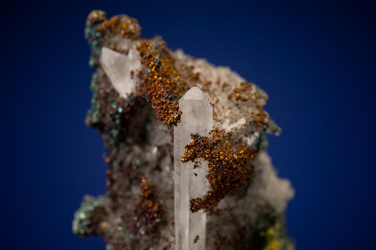 QUARTZ with TETRAHEDRITE, CHALCOPYRITE, CALCITE and DOLOMITE