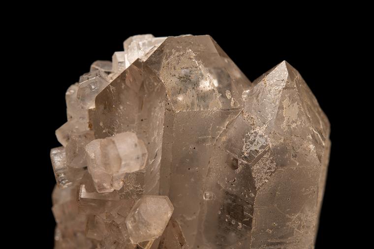 FLUORAPATITE on QUARTZ