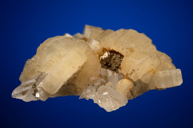 FLUORAPATITE on QUARTZ