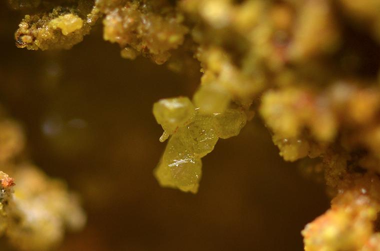 CHLORARGYRITE on PYROMORPHITE / MIMETITE and GALENA