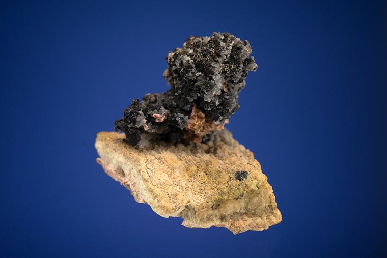 NICKELSKUTTERUDITE on SILVER