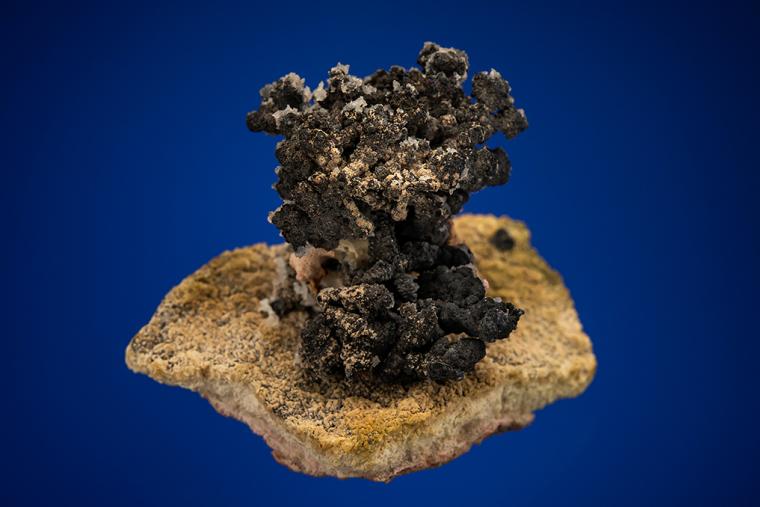 NICKELSKUTTERUDITE on SILVER