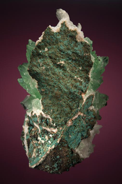 FLUORAPOPHYLLITE-(K) on STILBITE
