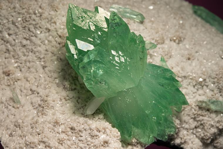 FLUORAPOPHYLLITE-(K)