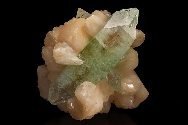 FLUORAPOPHYLLITE-(K) with STILBITE