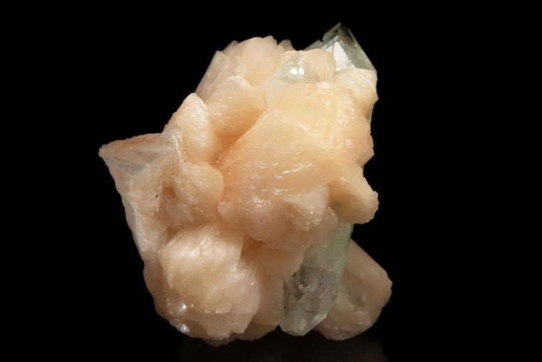 FLUORAPOPHYLLITE-(K) with STILBITE