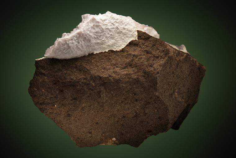 YUGAWARALITE on QUARTZ var. Amethyst